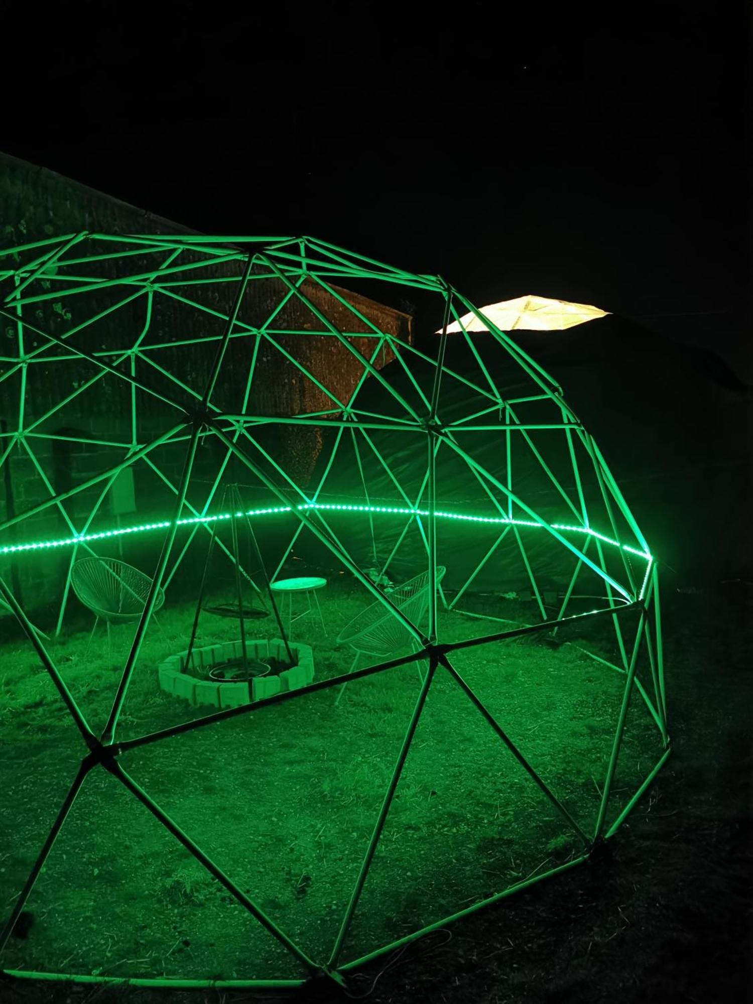 Lincoln Big Green Dome, Hot Tub, Projector, Firepit Washingborough Exterior photo